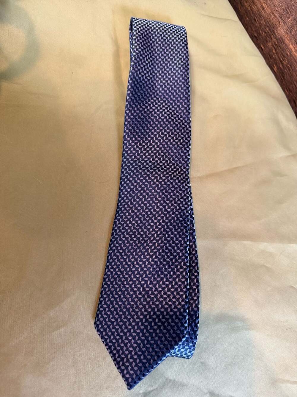 Michael Michael Kors Blue Geometric Pattern 100% Silk Necktie